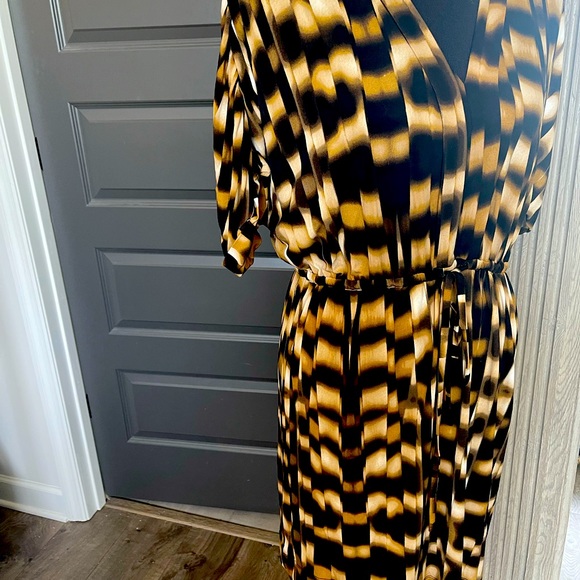 Sexy! Calvin Klein Dress. From Office to “Play”. Great wardrobe staple! - Picture 1 of 7